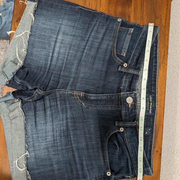 Lucky Brand Mid-Rise Short - Picture 2 of 4